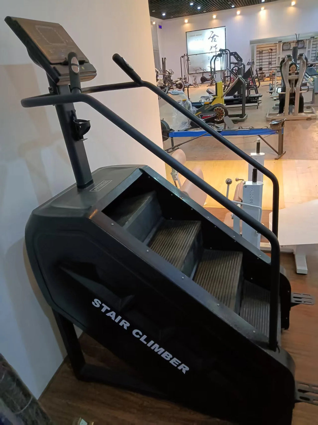 Commercial Device Gym Equipment Fitness Sports Stepper Climbing Training Stair Master Electric Ladder Stair Climber Machine