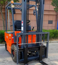 Four Wheel Battery Electric Forklift 1.5 T Forklift Machine Electric Stacker Truck Full Electric Forklift in Warehouse Custom
